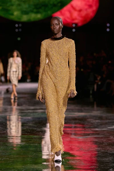 Look 37